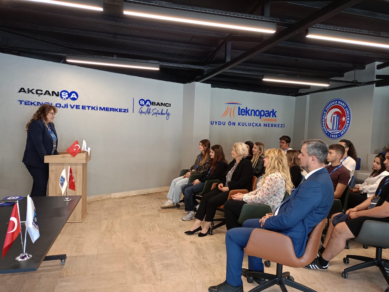 ÇASİAD ve ÇOMÜ Business Club İş Birliğiyle Düzenlenen Kariyer Akademisi Sertifika Töreni Gerçekleştirildi