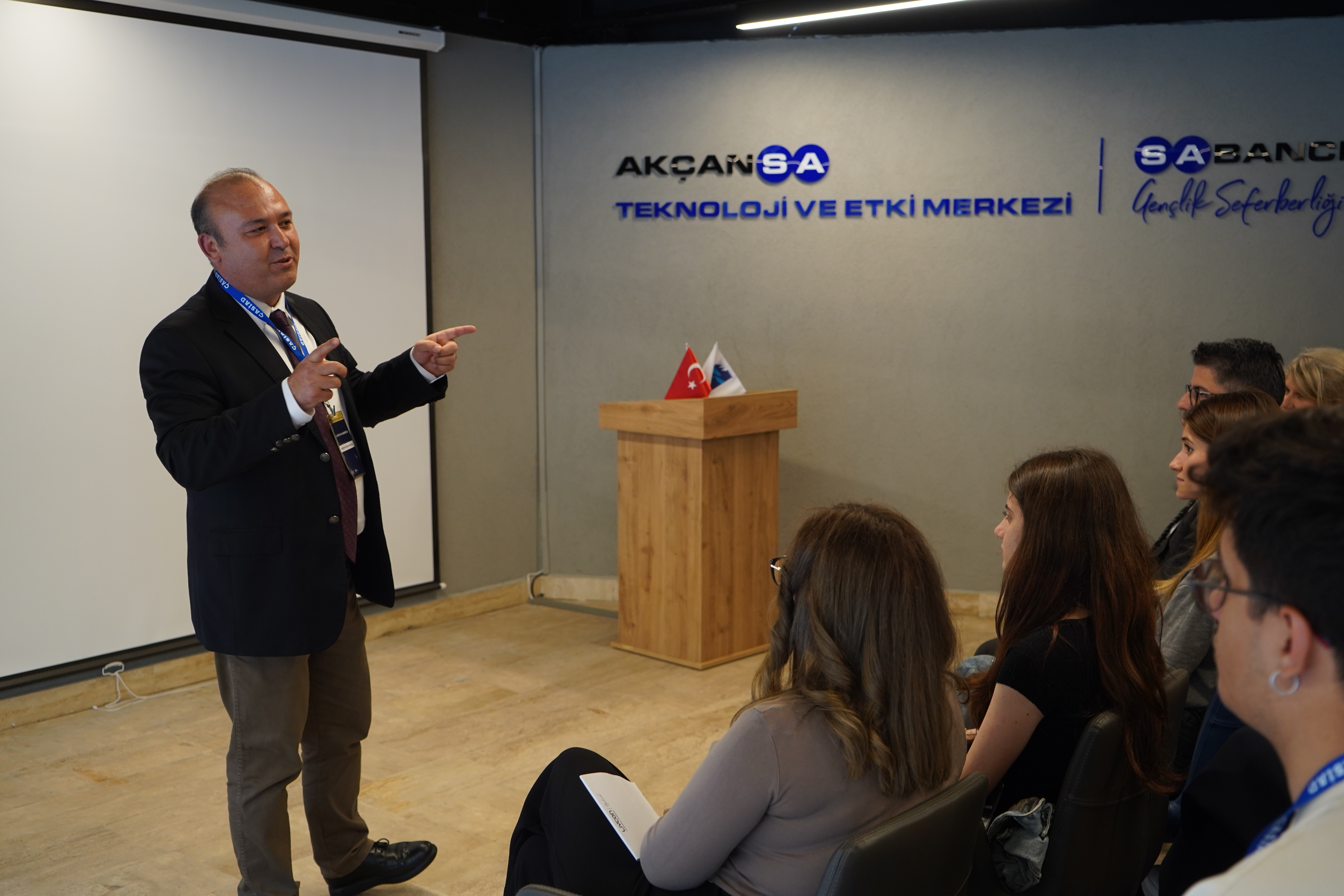 ÇASİAD ve ÇOMÜ Business Club İş Birliğiyle Düzenlenen Kariyer Akademisi Sertifika Töreni Gerçekleştirildi